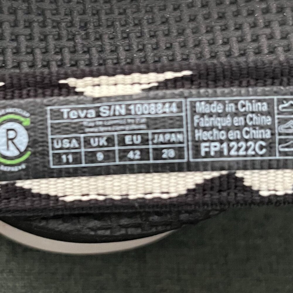 Teva Flatform Universal Sandal NWOT - Picture 2 of 3